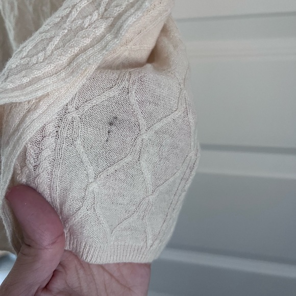 Babaton Linen V-Neck Sweater - Picture 6 of 6